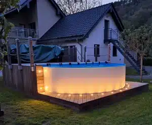 Cumaru-Terrasse 120mm um Pool mit Bodenlampen