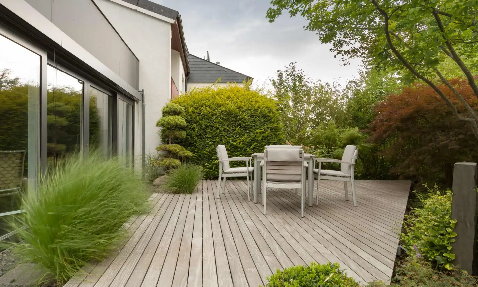 Terrassenplaner-Holzterrasse